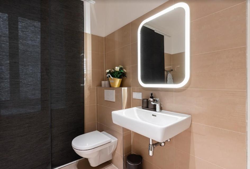 Authentic Apartment Next To Schwedenplatz Wiedeń Zewnętrze zdjęcie